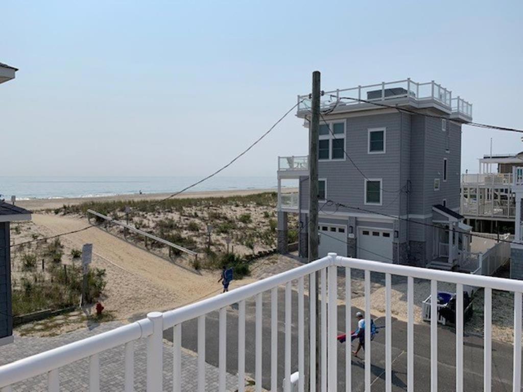 Crown Jewel 17025 Villa Brant Beach Екстериор снимка